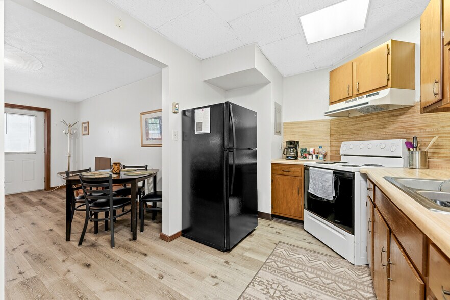 More Photos Of 320 Watts St, Morgantown Apartments For Sale