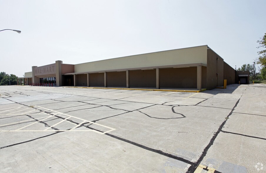 More Photos Of 1004 N Broadway St, Cleveland Freestanding For Lease