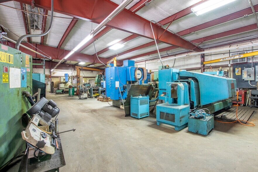 More Photos Of 2060 Highway 90 W, Sealy Manufacturing For Sale