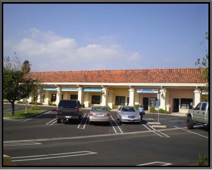 More Photos Of 2321 Tapo St, Simi Valley General Retail For Lease