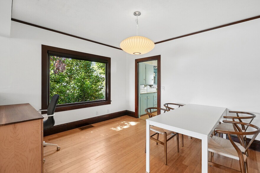 More Photos Of 2105 SE Ochoco St, Portland Office For Sale