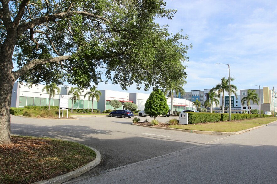 More Photos Of 3251 3rd Ave N, Saint Petersburg Medical For Lease