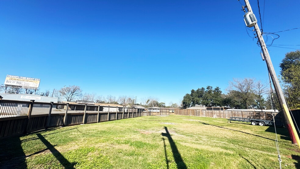 More Photos Of 6623 Gulf Fwy, Houston Office Residential For Sale