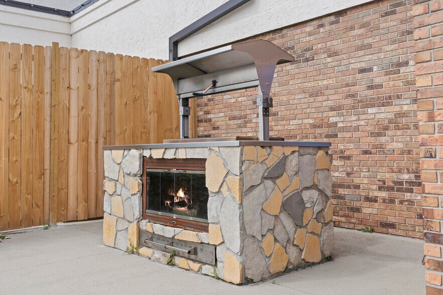 More Photos Of 824 Paul Bunyan, Bemidji Restaurant For Sale