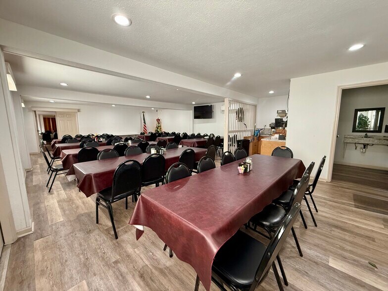 More Photos Of 101 W Boulevard, Williamston Restaurant For Sale