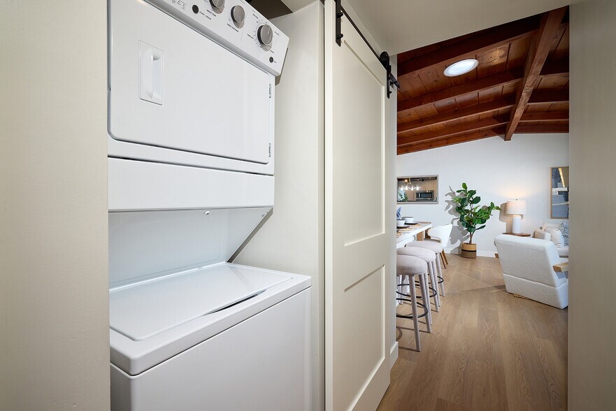 More Photos Of 735 Pine Ave, Carlsbad Multifamily For Sale