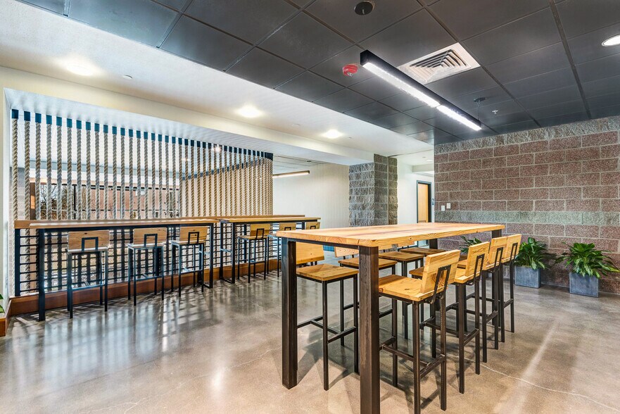 More Photos Of 1777 SW Chandler Ave, Bend Office For Lease