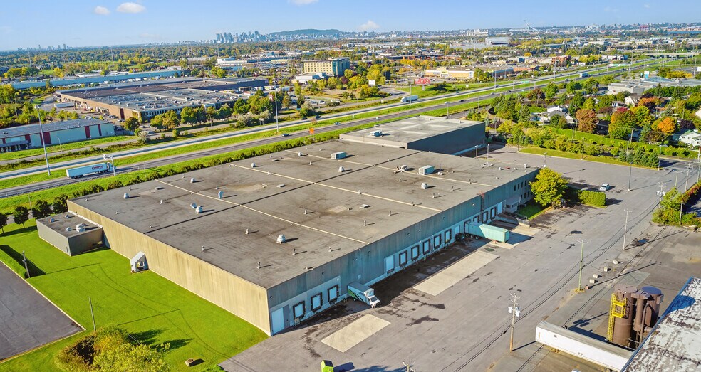 More Photos Of 180 Rue de Normandie, Boucherville Distribution For Lease