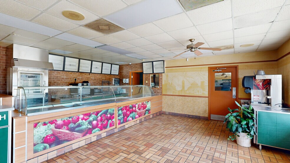 More Photos Of 5 Lane St, Yemassee Storefront For Sale