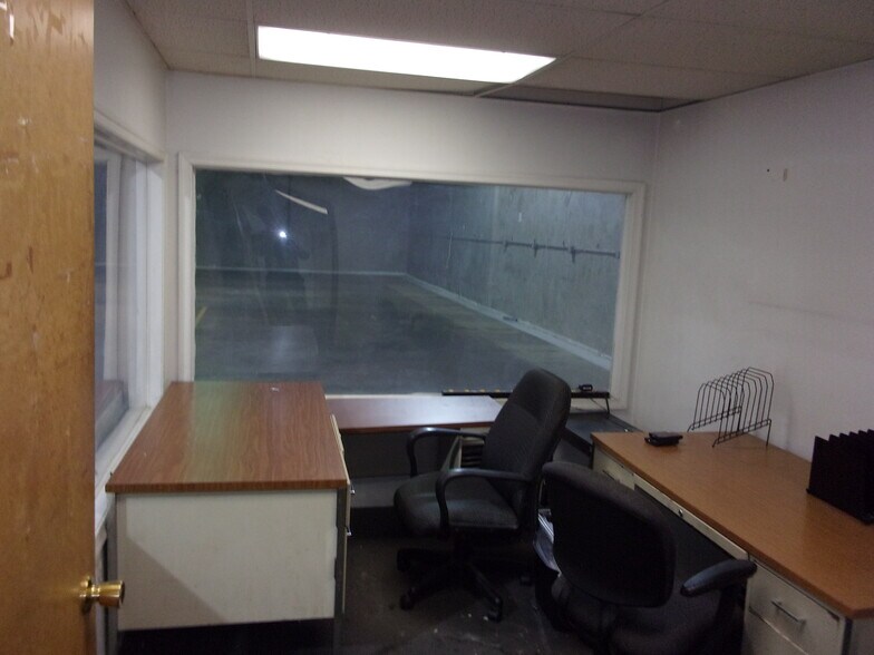 More Photos Of 8197 Euclid Ct, Manassas Park Warehouse For Lease