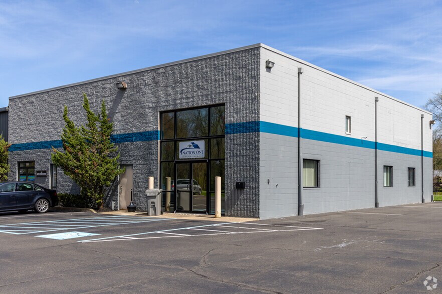 More Photos Of 1850 County Line Rd, Huntingdon Valley Warehouse For Lease