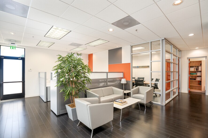 More Photos Of 10145 Via De La Amistad, San Diego Loft Creative Space For Sale