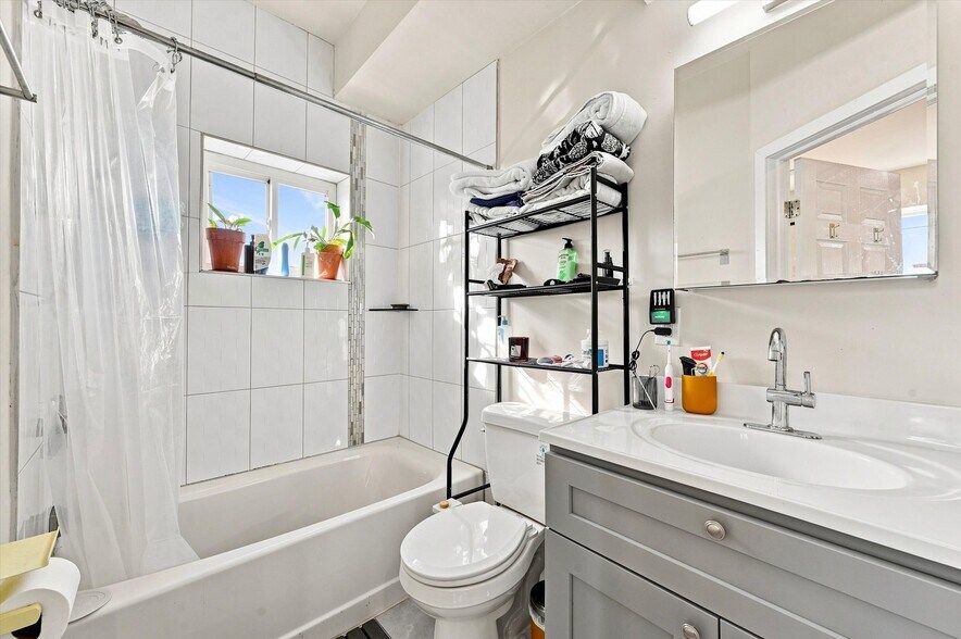 More Photos Of 1648 S 16th St, Philadelphia Apartments For Sale
