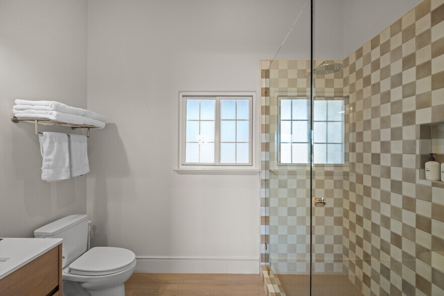More Photos Of 21305 E Cliff Dr, Santa Cruz Hotel For Sale