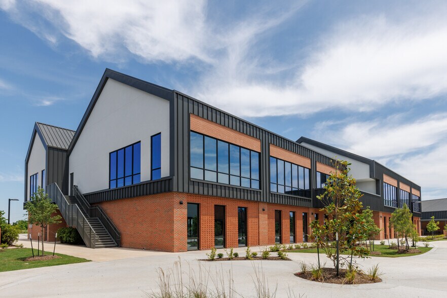 More Photos Of 18802 W Airport Blvd, Richmond Storefront Retail Office For Lease