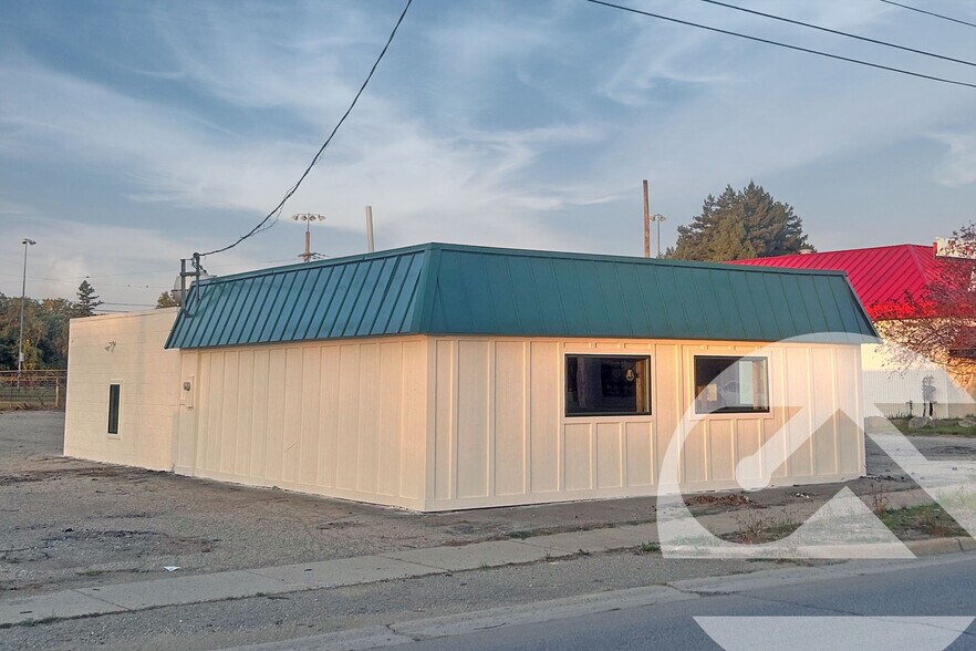 Primary Photo Of 4355 Dixie Hwy, Waterford Restaurant For Sale