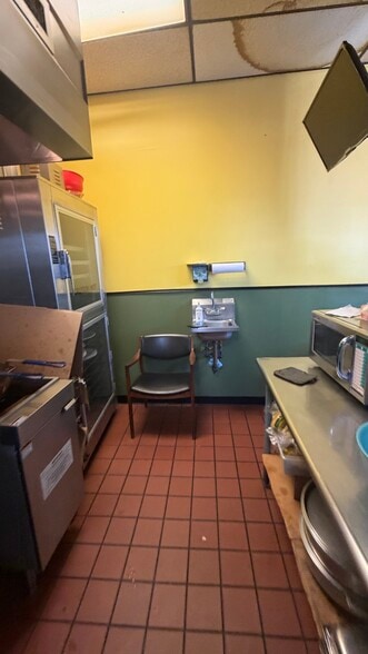 More Photos Of 4 Wheeler st, Lynn Restaurant For Lease