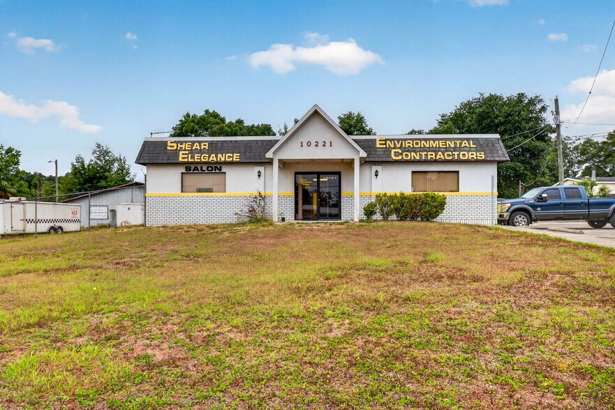 More Photos Of 10221 US 301, Dade City Office For Sale