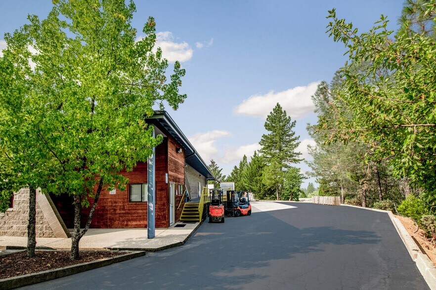 More Photos Of 810 Whispering Pines Ln, Grass Valley Refrigeration Cold Storage For Sale