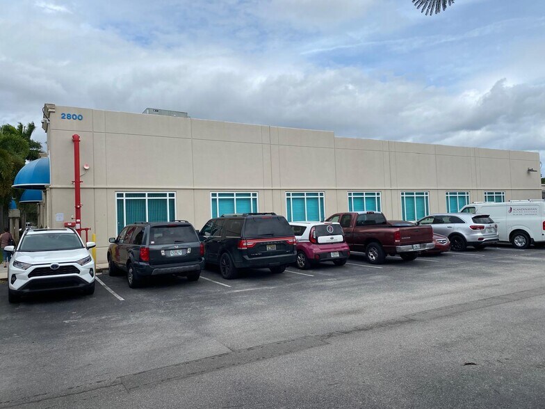More Photos Of 2800 W State Road 84, Fort Lauderdale Showroom For Sale