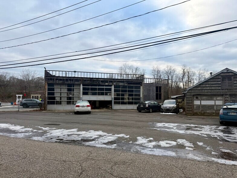 More Photos Of 2800 Montauk Hwy, Brookhaven Service Station For Sale