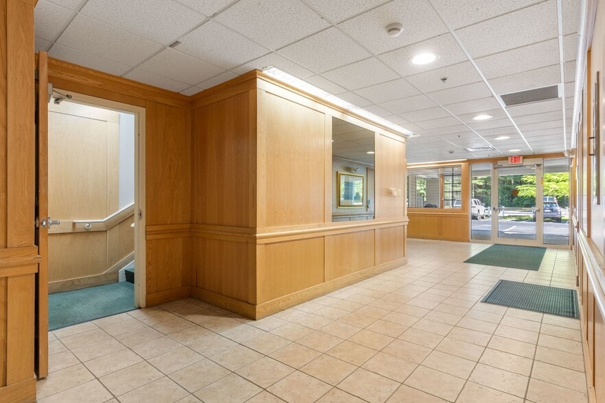 More Photos Of 95 Tremont St, Duxbury Medical For Sale