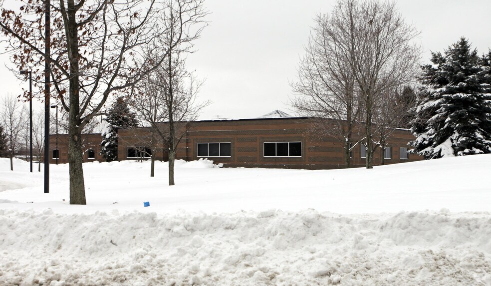 More Photos Of 1540 Corporate Woods Pky, Uniontown Office For Lease