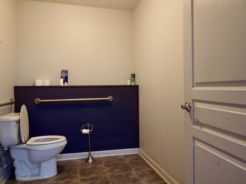 More Photos Of 3095 Highway 11 S, Mansfield Freestanding For Sale