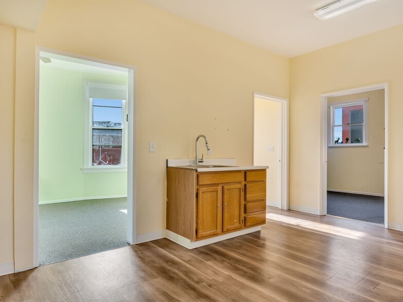 More Photos Of 1178 Franklin Ave, Astoria Office For Sale