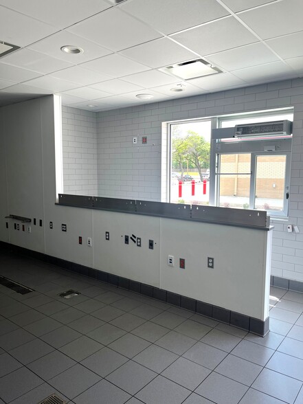 More Photos Of 6033 Campbell Rd, Dallas Fast Food For Lease