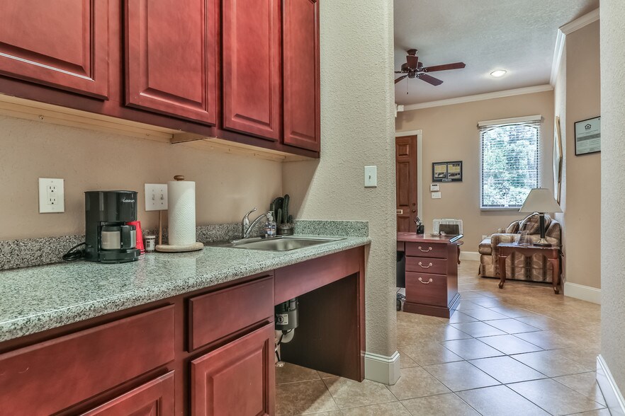 More Photos Of 5501 Louetta Rd, Spring Office For Sale