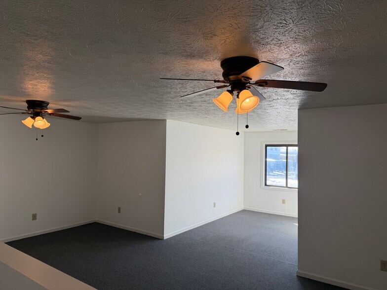 More Photos Of 207 Big Run Rd, Lexington Warehouse For Lease