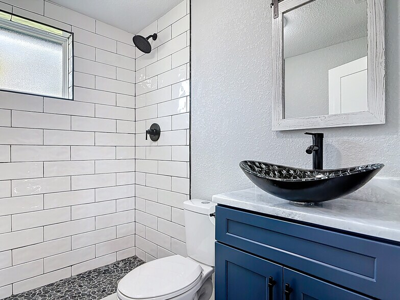 More Photos Of 379 N State Road 415, Osteen Office For Lease