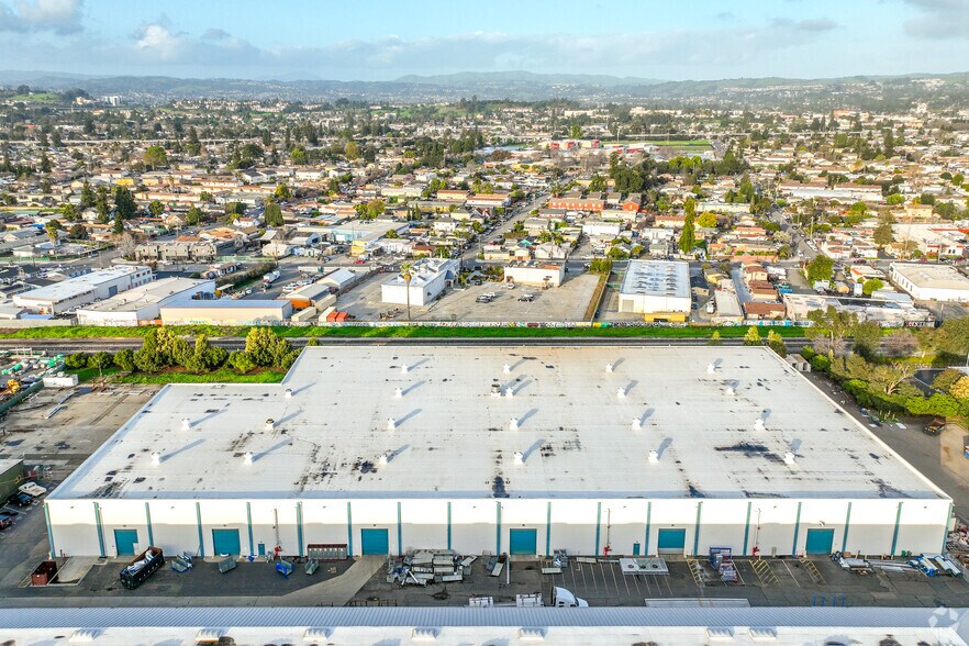 More Photos Of 22302 Hathaway Ave, Hayward Warehouse For Lease