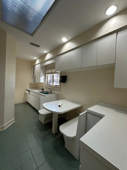 More Photos Of 1005 Pinellas St, Clearwater Medical For Lease