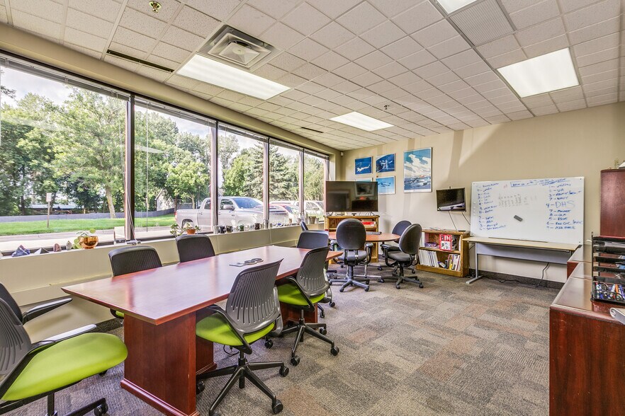 More Photos Of 10220 73rd Ave S, Maple Grove Flex For Lease