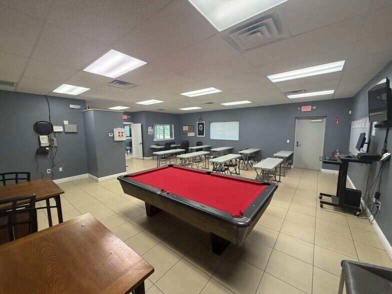 More Photos Of 3519 Plover Ave, Naples Warehouse For Lease