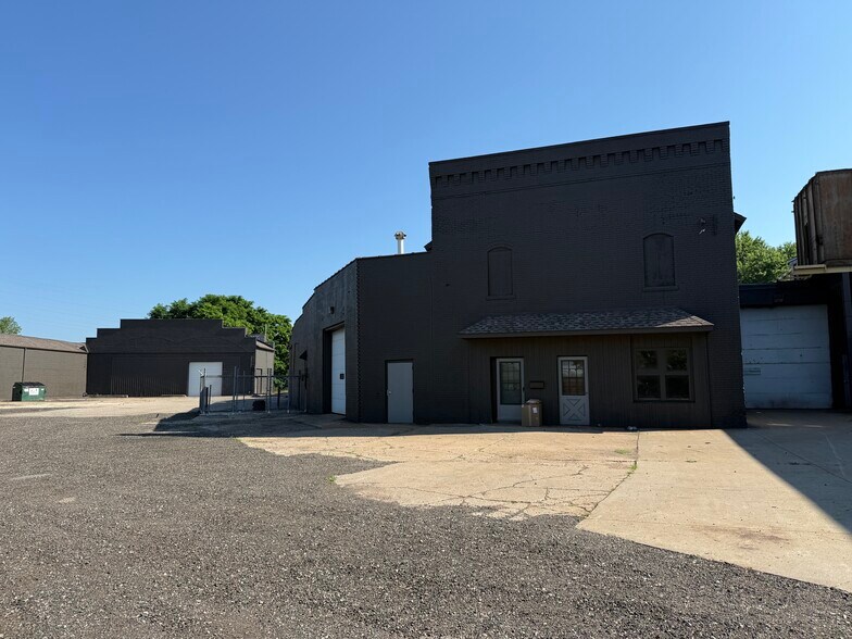 More Photos Of 80 Oliver St, Wisconsin Rapids Manufacturing For Sale