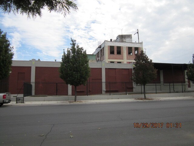 More Photos Of 805 8th St, Los Banos Industrial For Sale