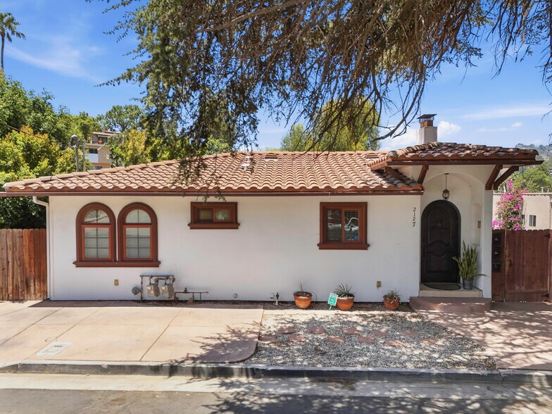 More Photos Of 2127 Vine St, Los Angeles Apartments For Sale