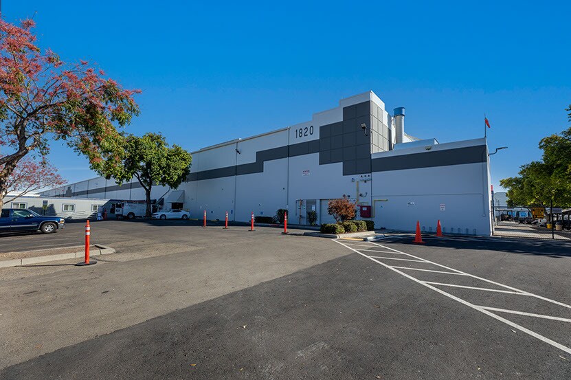 More Photos Of 1820 N MacArthur Dr, Tracy Warehouse For Lease