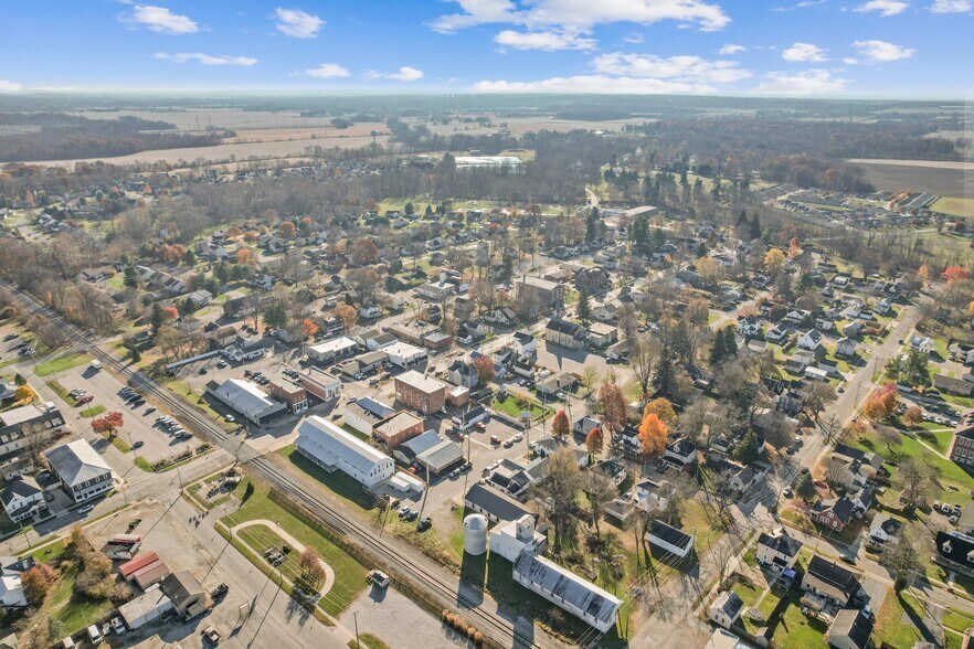 More Photos Of 14 W Depot St, Pataskala Showroom For Sale