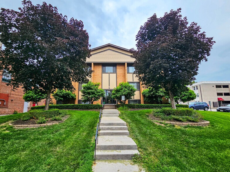 More Photos Of 218 S 38th St, Omaha Apartments For Sale