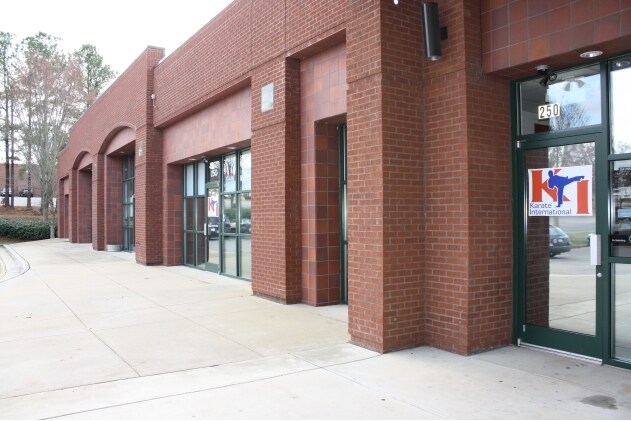 More Photos Of 200-280 Nottingham Dr, Cary Unknown For Lease