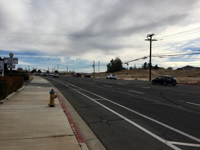 More Photos Of 14075 Hesperia Rd, Victorville Office For Sale