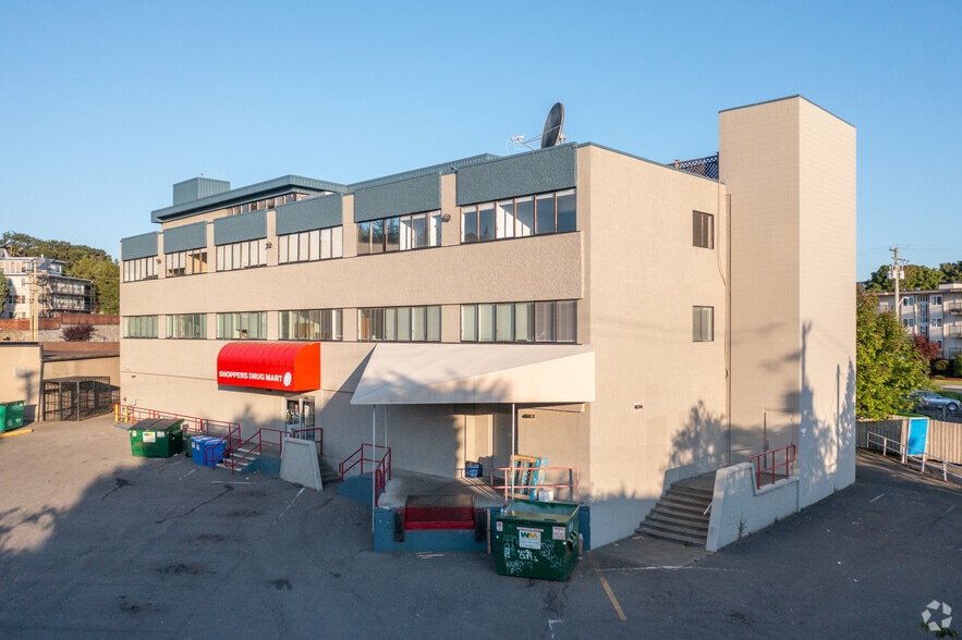 More Photos Of 1627 Fort St, Victoria Office For Lease