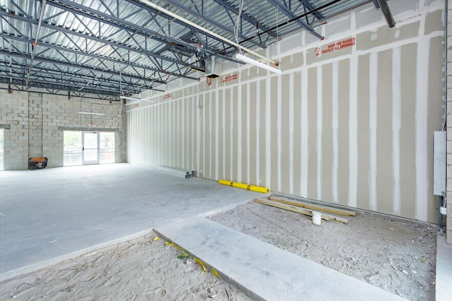 More Photos Of 286 Douglas Ave, Altamonte Springs General Retail For Lease