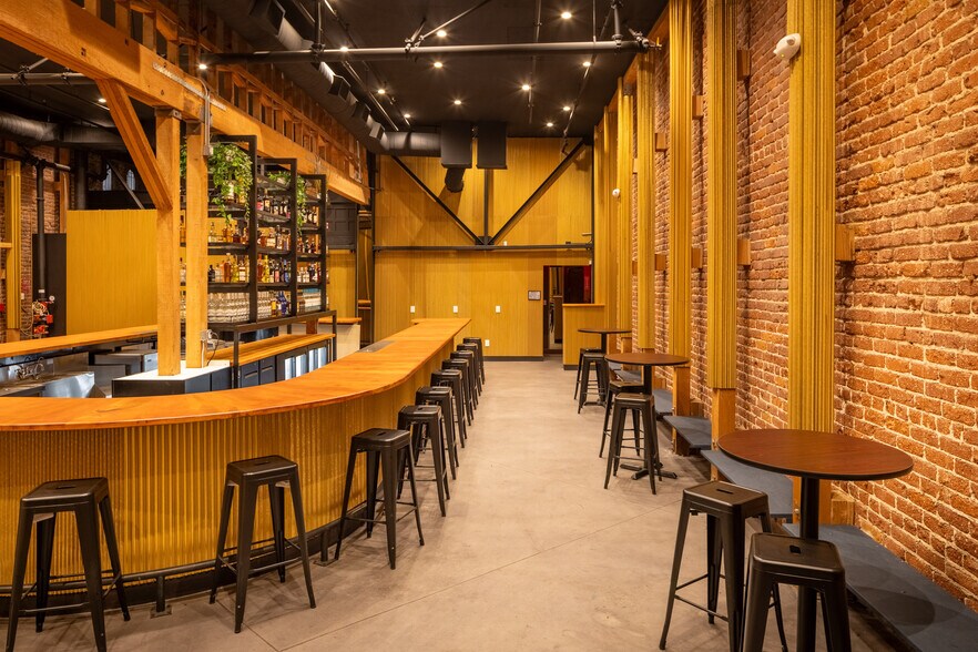 More Photos Of 1948 E 7th St, Los Angeles Bar For Lease