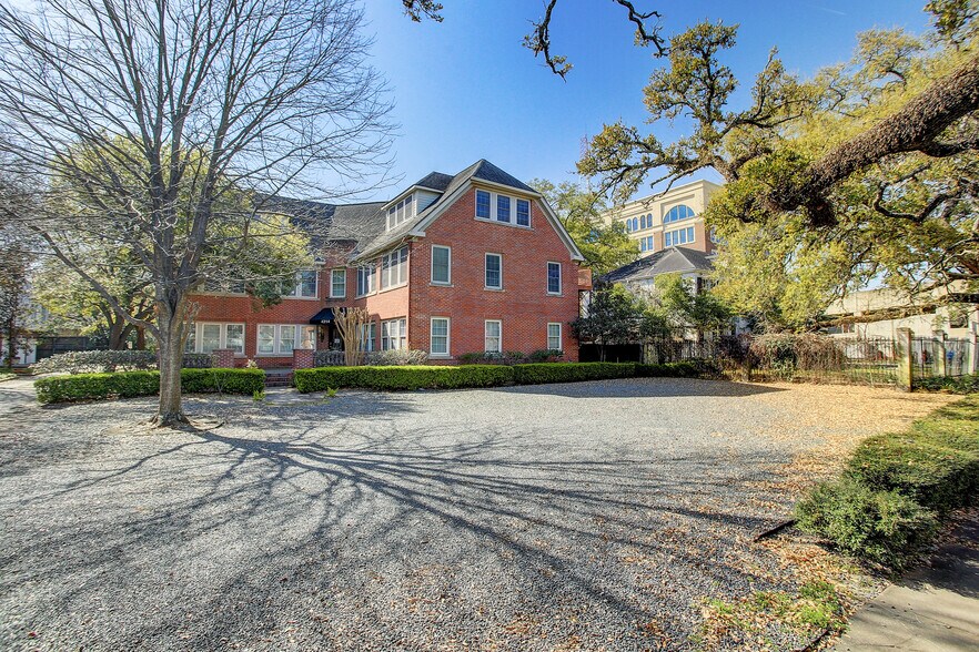 More Photos Of 4314 Yoakum Blvd, Houston Office For Sale