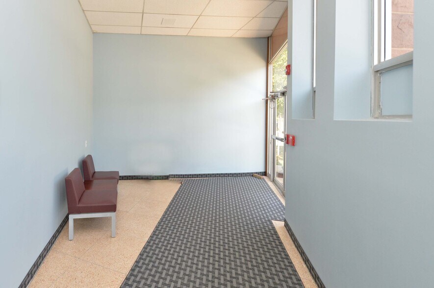 More Photos Of 10 W Ivy Ln, Englewood Office For Lease